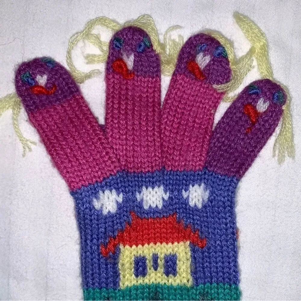 Vintage Unique Wearable Art Girls Knit Fun Gloves Mittens Stitched People